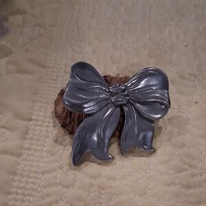 SEAGULL PEWTER BOW BROOCH
